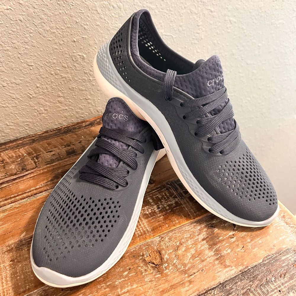 Crocs Women’s LiteRide 360 Pacer Sneaker Water Shoes Black/Grey Size Women’s 8W